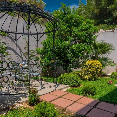 Holiday home Familienfreundliche Arya In Mit Pool Podstrana