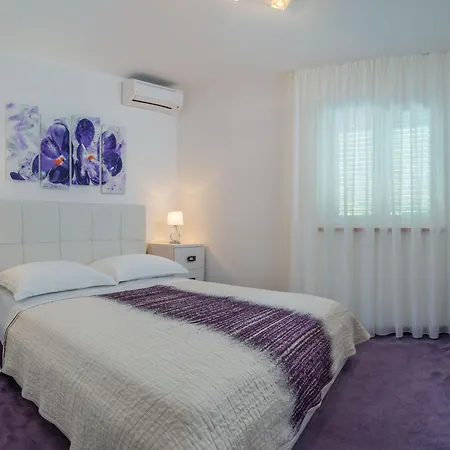 Holiday home Familienfreundliche Arya In Mit Pool *