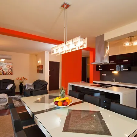 Holiday home Familienfreundliche Arya In Mit Pool Podstrana